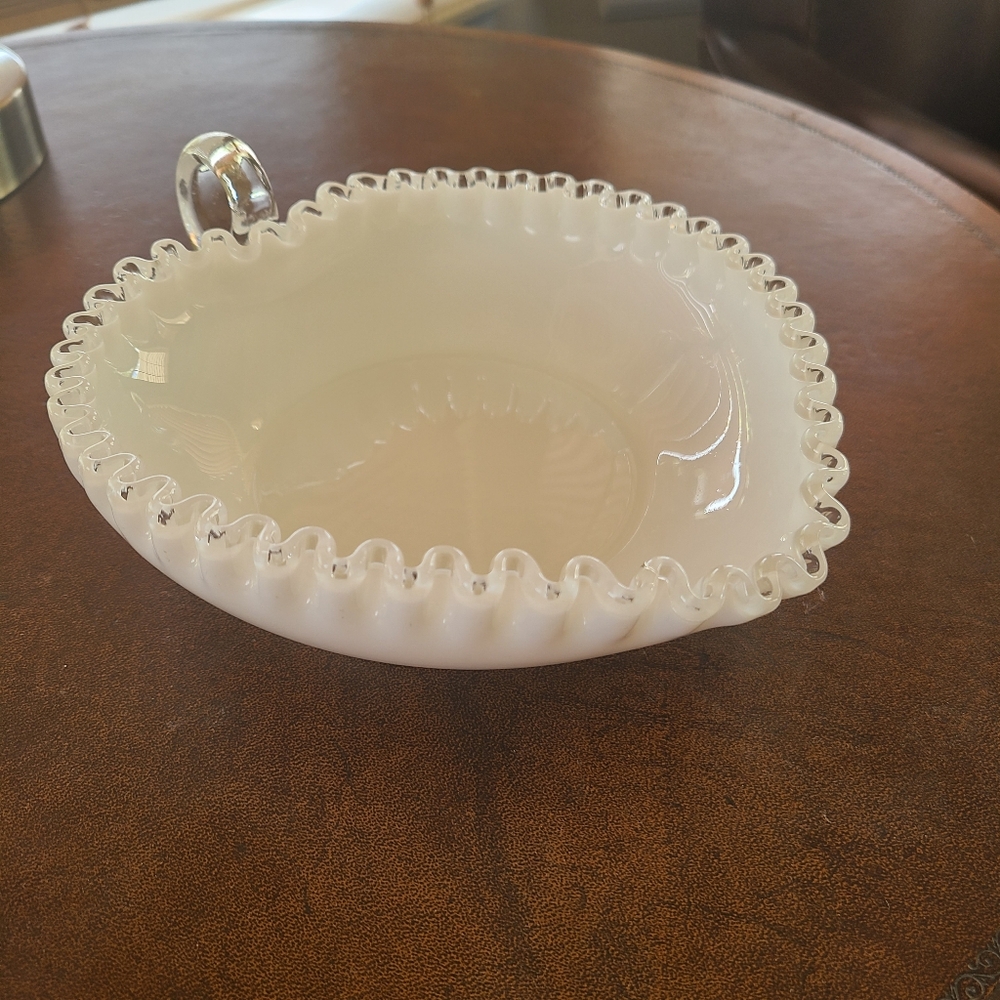 Fenton Silver Crest heart dish🐣